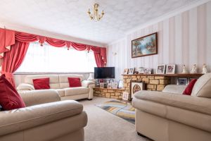 Lounge/Diner- click for photo gallery